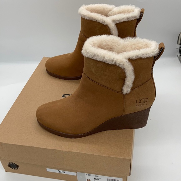 Ugg women's devorah ankle boot Clearance